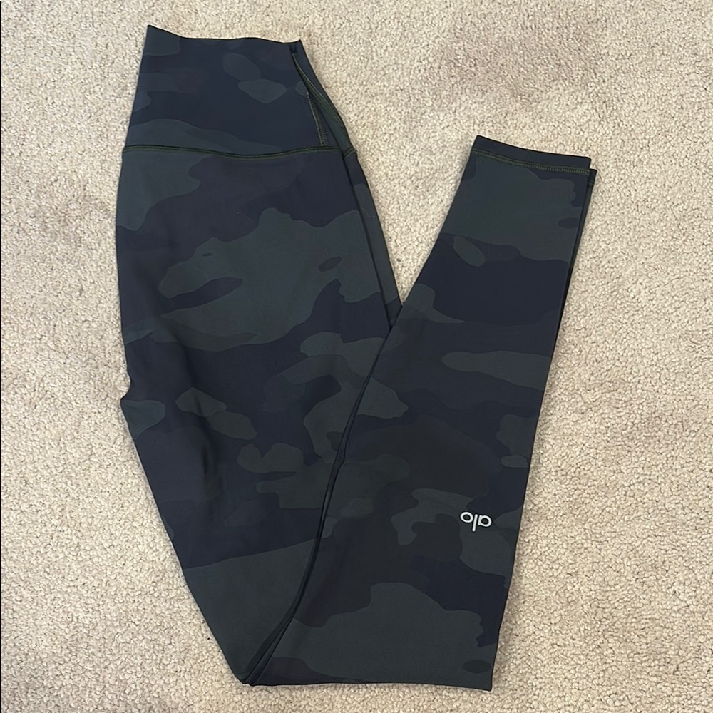 ALO Yoga Dark Camouflage Leggings